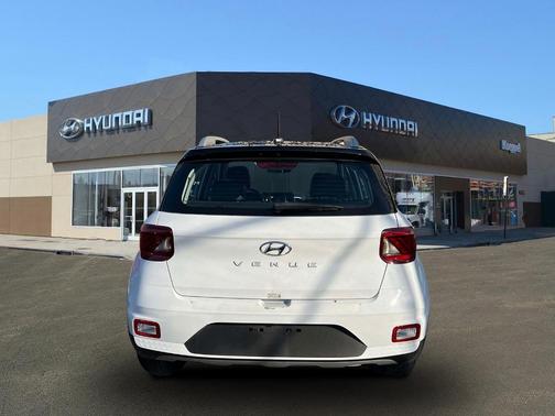 2024 Hyundai VENUE Limited