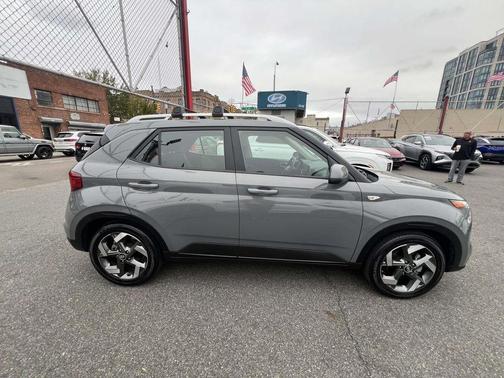 2023 Hyundai VENUE SEL