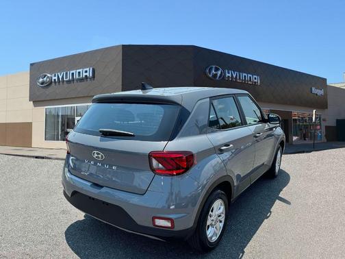 2022 Hyundai VENUE SE