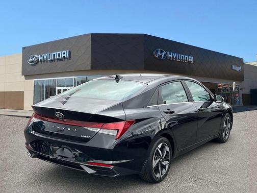 2022 Hyundai ELANTRA Limited