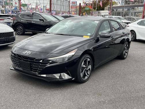 2022 Hyundai ELANTRA Limited