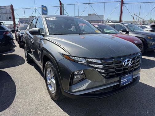 Amazon Gray 2023 Hyundai TUCSON SE