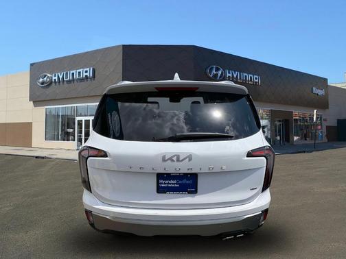 Glacial White Pearl 2023 Kia Telluride SX