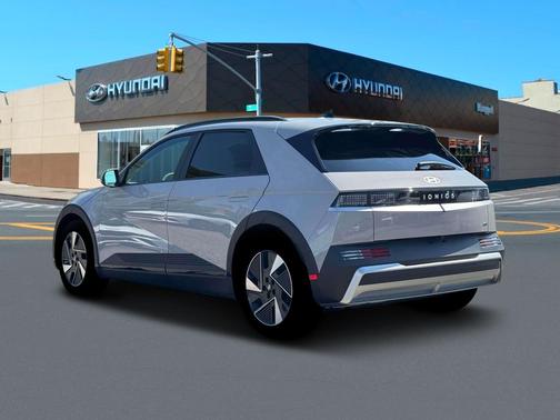 2025 Hyundai IONIQ 5 SEL