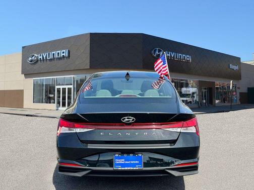 2022 Hyundai ELANTRA SEL