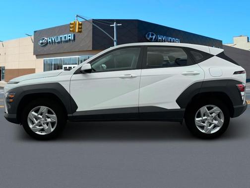 2025 Hyundai KONA SE