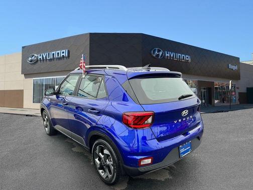 2022 Hyundai VENUE SEL