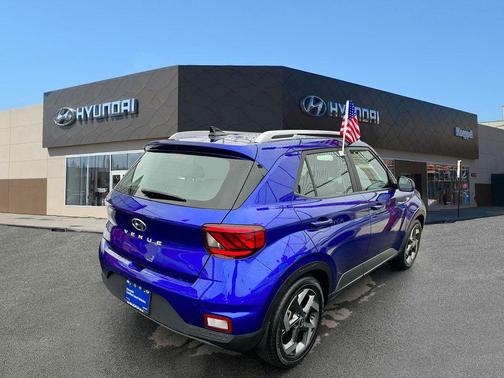 2022 Hyundai VENUE SEL