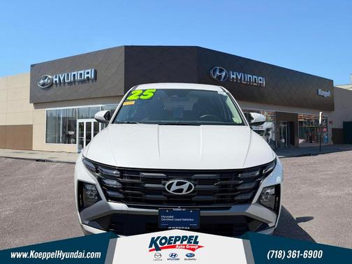 White Pearl 2025 Hyundai TUCSON SE