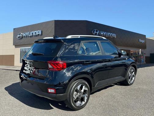 2021 Hyundai VENUE SEL