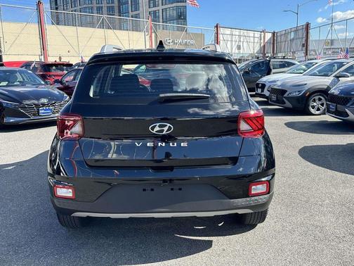 2021 Hyundai VENUE SEL