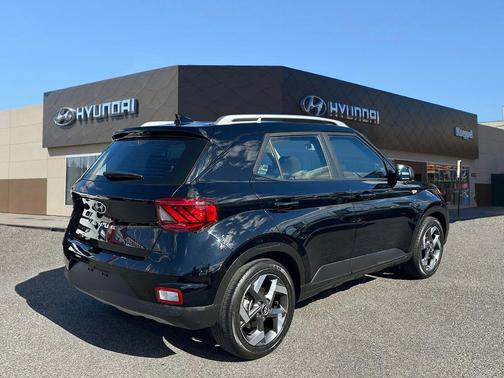 2021 Hyundai VENUE SEL