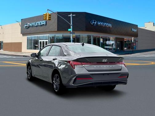 2026 Hyundai ELANTRA SEL