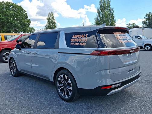 2024 Kia Carnival EX