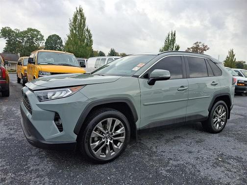 2020 Toyota RAV4 XLE Premium