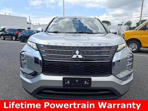 2022 Mitsubishi Outlander ES