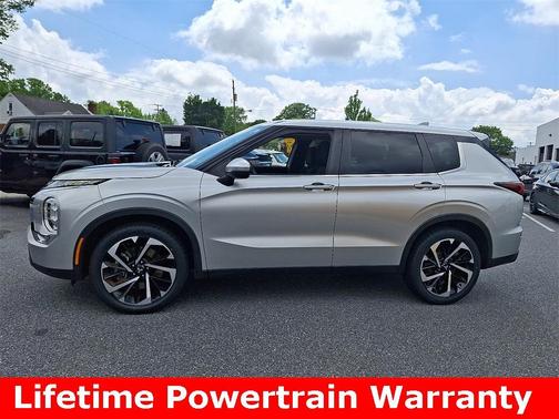 2022 Mitsubishi Outlander ES