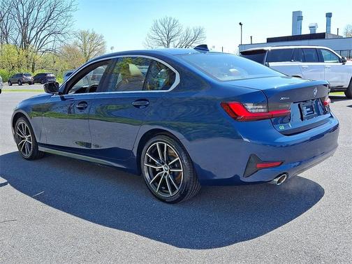 2022 BMW 330 i xDrive