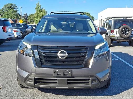 2023 Nissan Pathfinder SV
