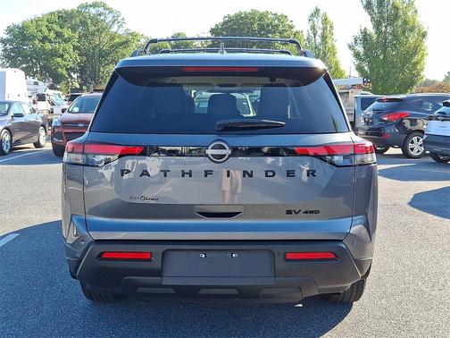 2023 Nissan Pathfinder SV