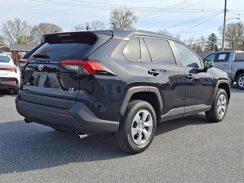 2021 Toyota RAV4 LE