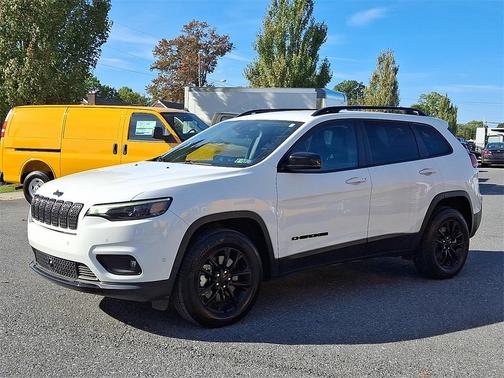 2023 Jeep Cherokee Altitude Lux
