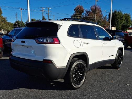 2023 Jeep Cherokee Altitude Lux