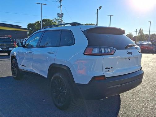 2023 Jeep Cherokee Altitude Lux