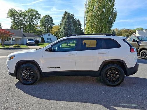 2023 Jeep Cherokee Altitude Lux