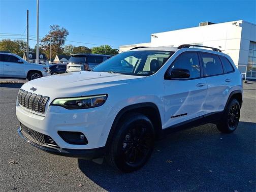 2023 Jeep Cherokee Altitude Lux