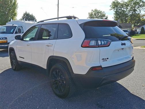 2023 Jeep Cherokee Altitude Lux