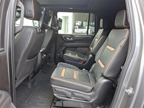 2022 GMC Yukon XL AT4