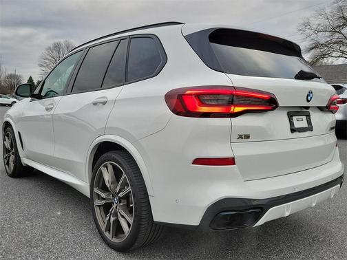 2022 BMW X5 M50i