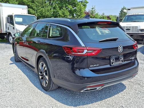 2018 Buick Regal TourX Essence