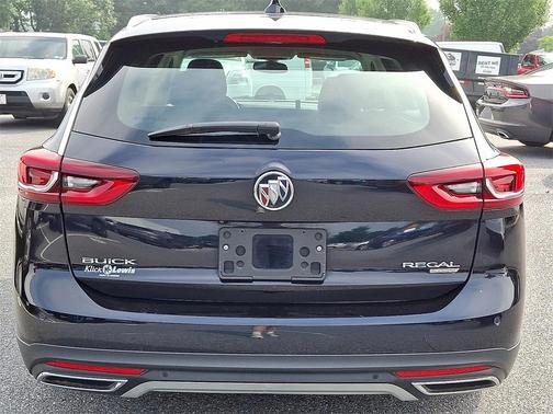 2018 Buick Regal TourX Essence