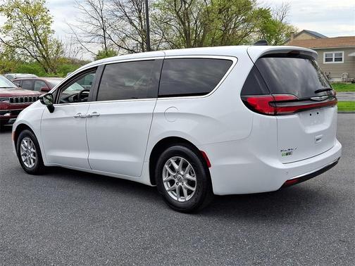 2024 Chrysler Pacifica Touring-L
