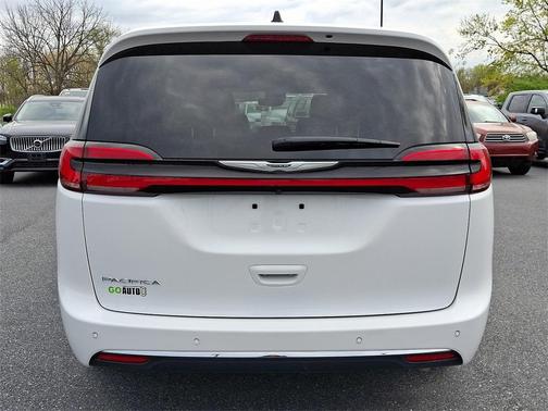 2024 Chrysler Pacifica Touring-L