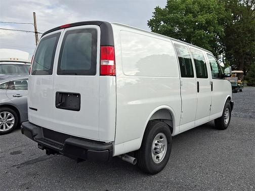 2025 Chevrolet Express 3500 Work Van