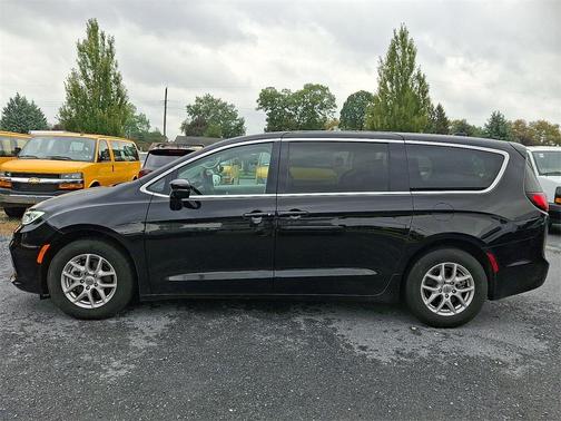 2024 Chrysler Pacifica Touring-L