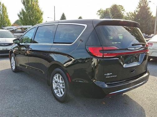 2024 Chrysler Pacifica Touring-L