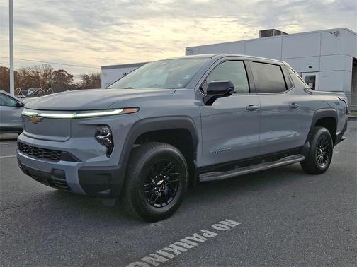 2025 Chevrolet Silverado EV LT