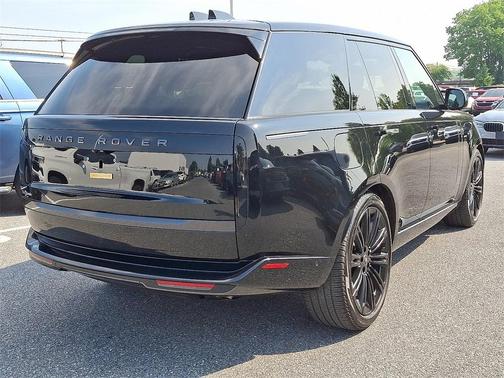 2024 Land Rover Range Rover P530 SE