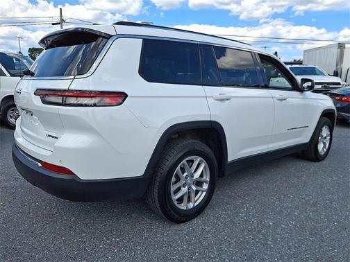 2023 Jeep Grand Cherokee L Laredo