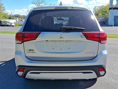 2019 Mitsubishi Outlander SE