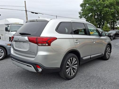 2019 Mitsubishi Outlander SE