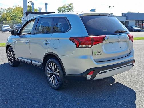 2019 Mitsubishi Outlander SE