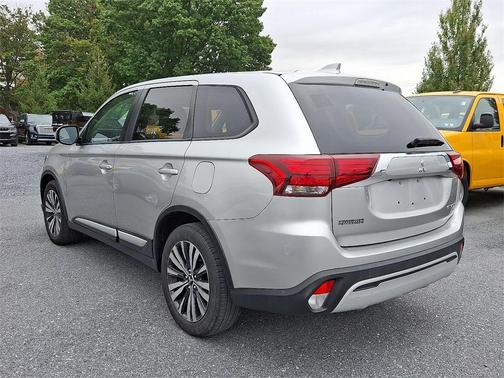 2019 Mitsubishi Outlander SE