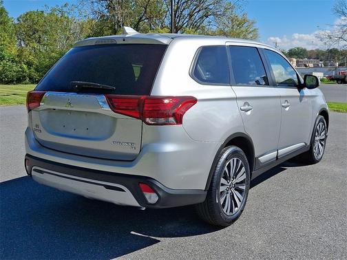2019 Mitsubishi Outlander SE