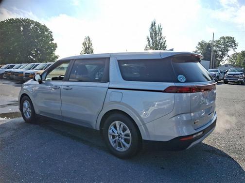 2022 Kia Carnival LXS