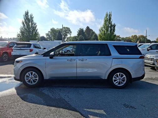 2022 Kia Carnival LXS